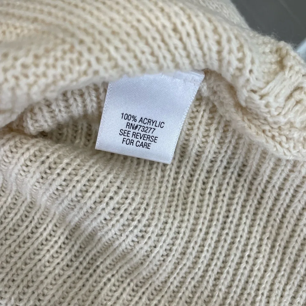 Dana Buchman Cream Cable Knit Sweater‎